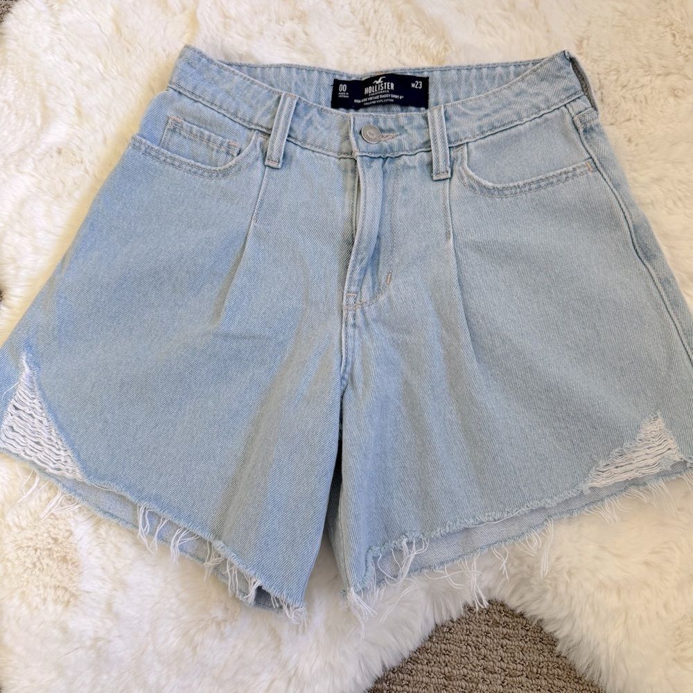Hollister High-Rise Vintage Baggy Denim Shorts 23